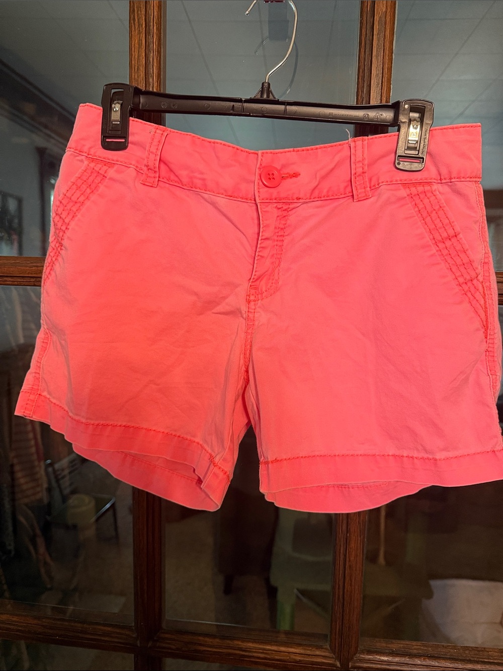 Maurices Womens Neon Pink Chino Shorts Size 7/8 Stretch Cotton Summer Casual
